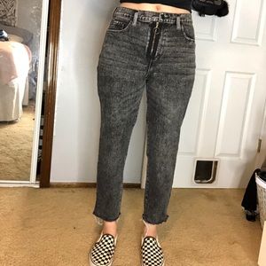 black/gray mom jeans with ring zipper